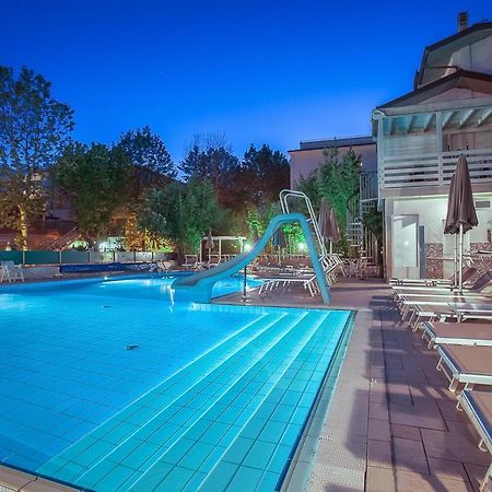Hotel Giamaika 切塞纳蒂科 外观 照片