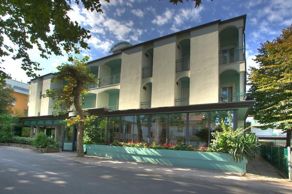 Hotel Giamaika 切塞纳蒂科 外观 照片