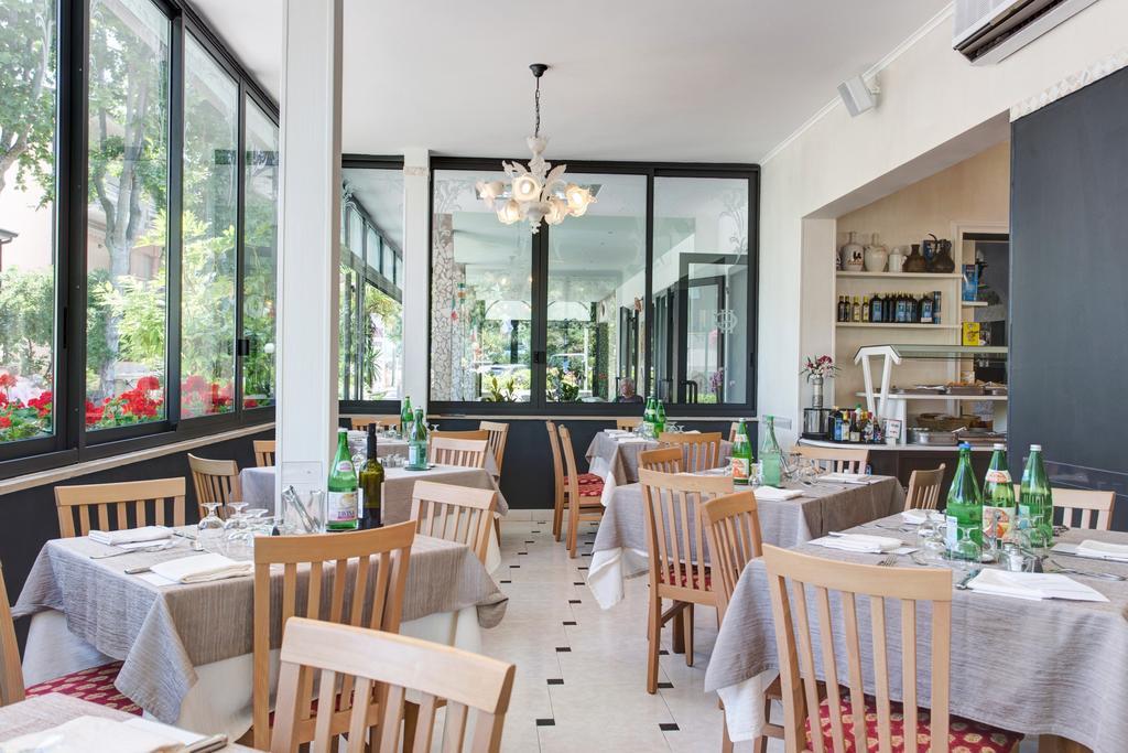 Hotel Giamaika 切塞纳蒂科 外观 照片