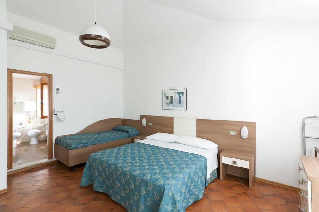 Hotel Giamaika 切塞纳蒂科 客房 照片