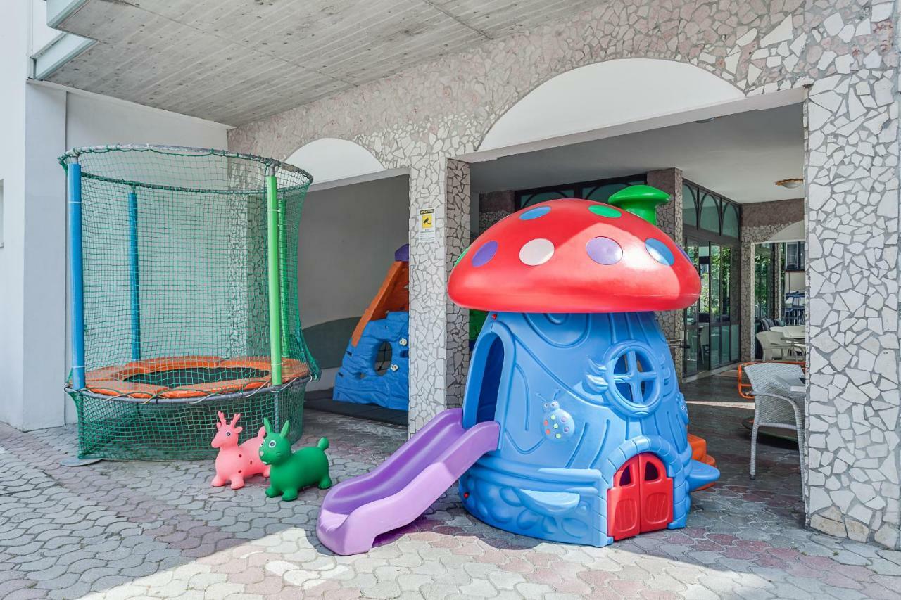 Hotel Giamaika 切塞纳蒂科 外观 照片