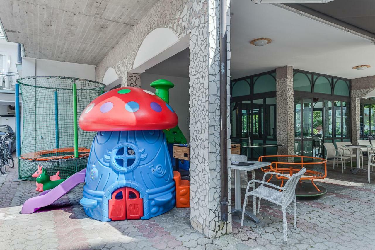 Hotel Giamaika 切塞纳蒂科 外观 照片